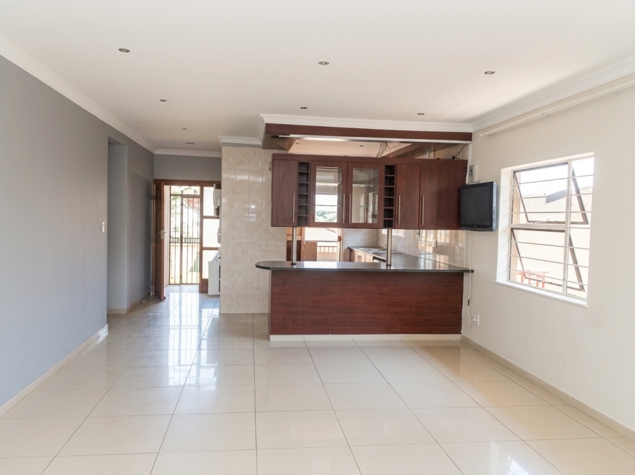 To Let 3 Bedroom Property for Rent in Geelhoutpark North West